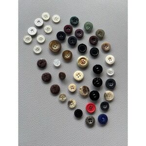Vintage Button Lot‎ Of 40 4 Hole Buttons. Northern Reflections Levi's Cherokee
